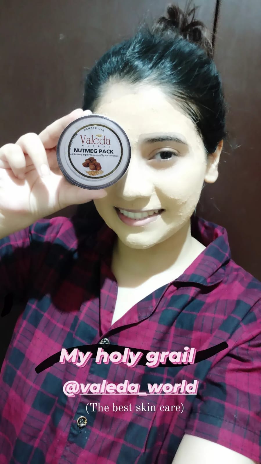 Valeda Herbal doctors and team providing skin and hair care consultation.